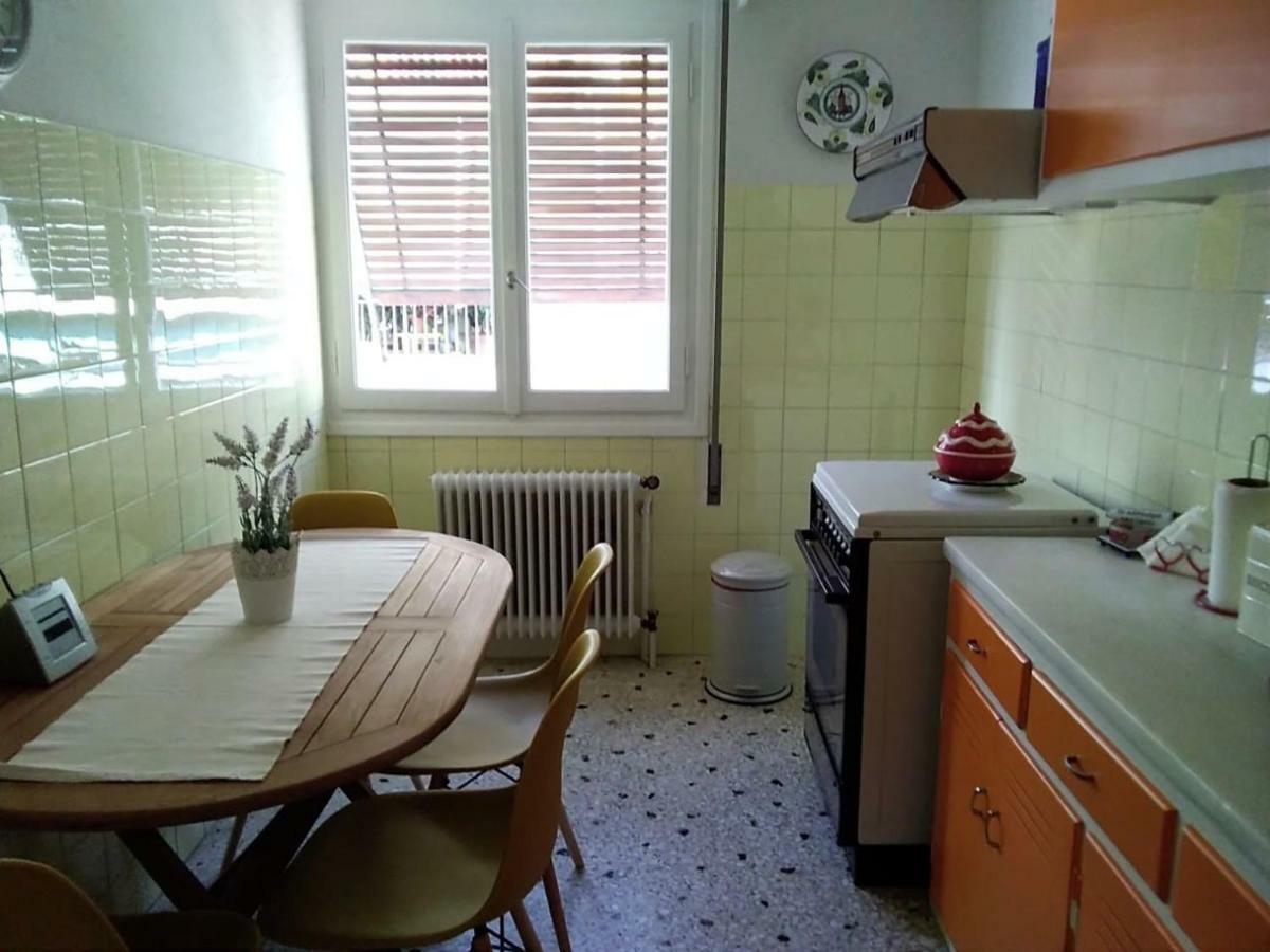 Dora'S Apartment Athens Exterior photo